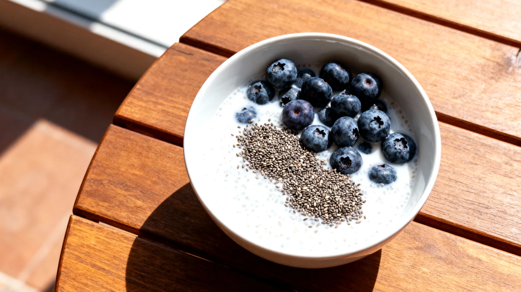 Kefir con semi di chia e mirtilli"